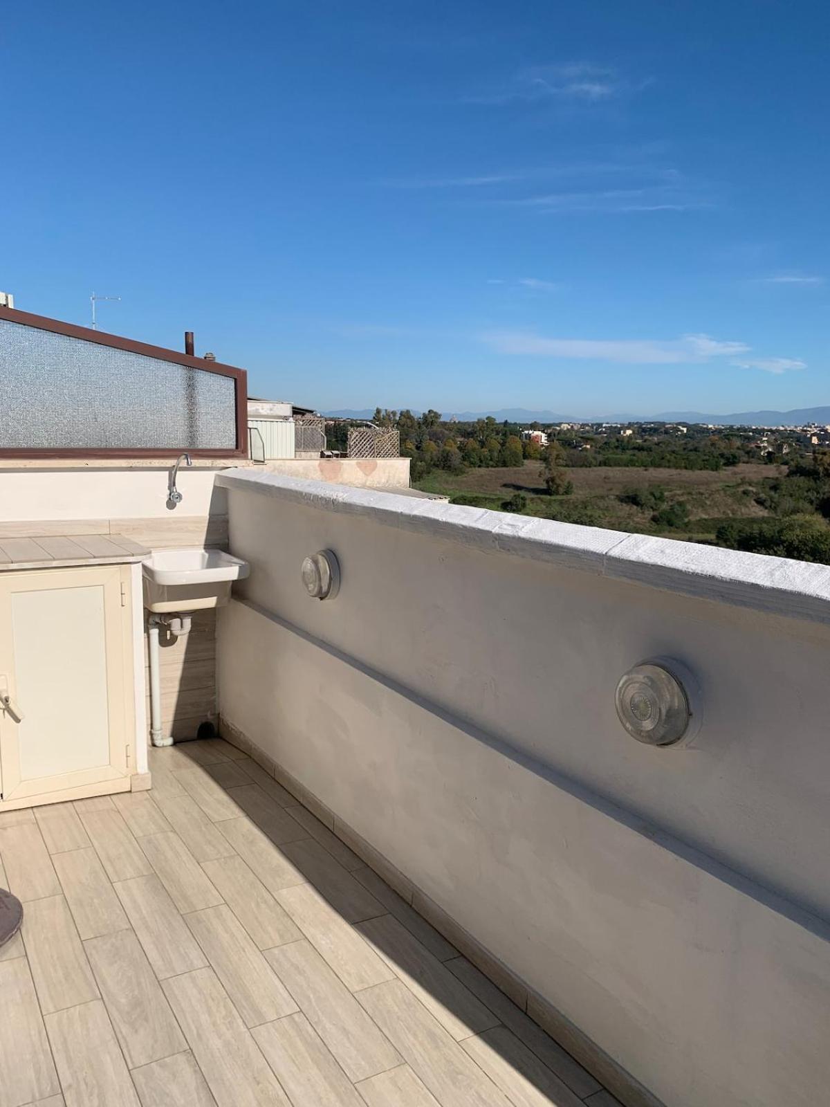 Vivi In Un Attico Tipico Romano Con Vista Su Roma Eksteriør bilde